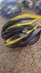 Capacete Giro LiveSTRONG (novo)