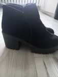 Buty jesienno-zimowe na klocku rozmiar 38