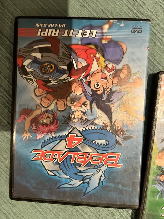 DVD Bayblade e animais