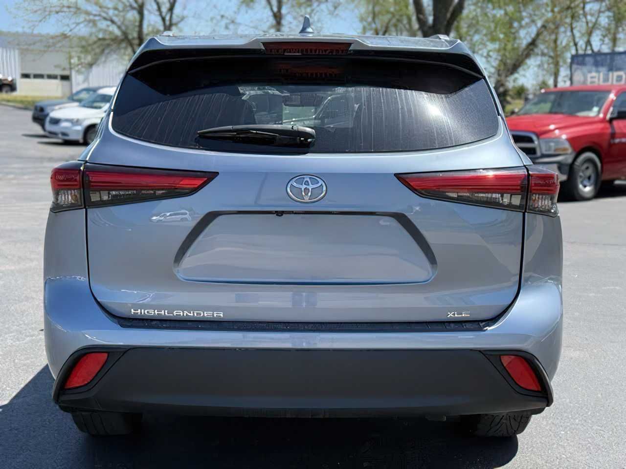 Toyota Highlander XLE 2022