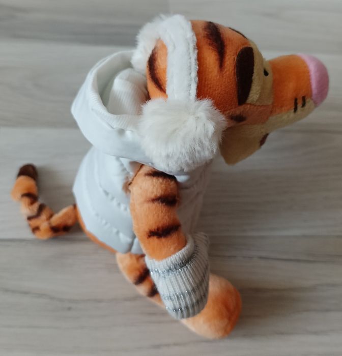 Disney Store Kubuś Puchatek Tygrysek zimowy Maskotka Pastel Winter Ski