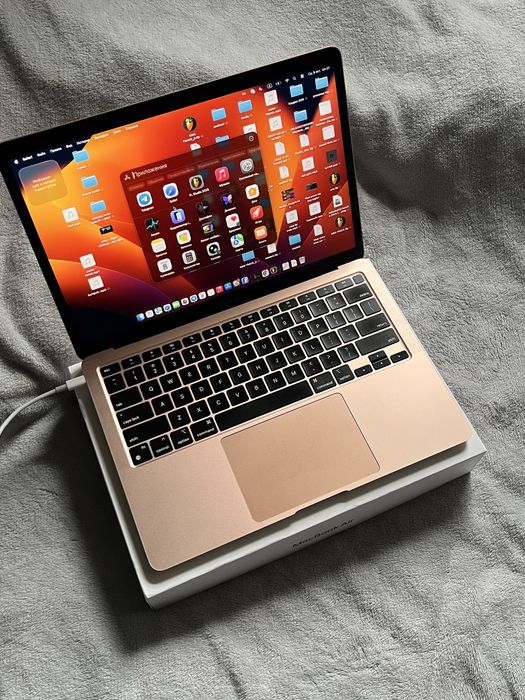 Macbook m1 8/256 gold (супер стан)