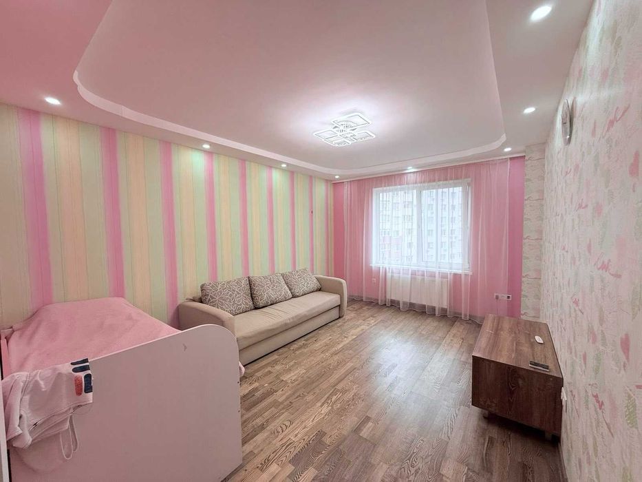 Продам 2 комнатную квартиру с кладовкой в Радужном