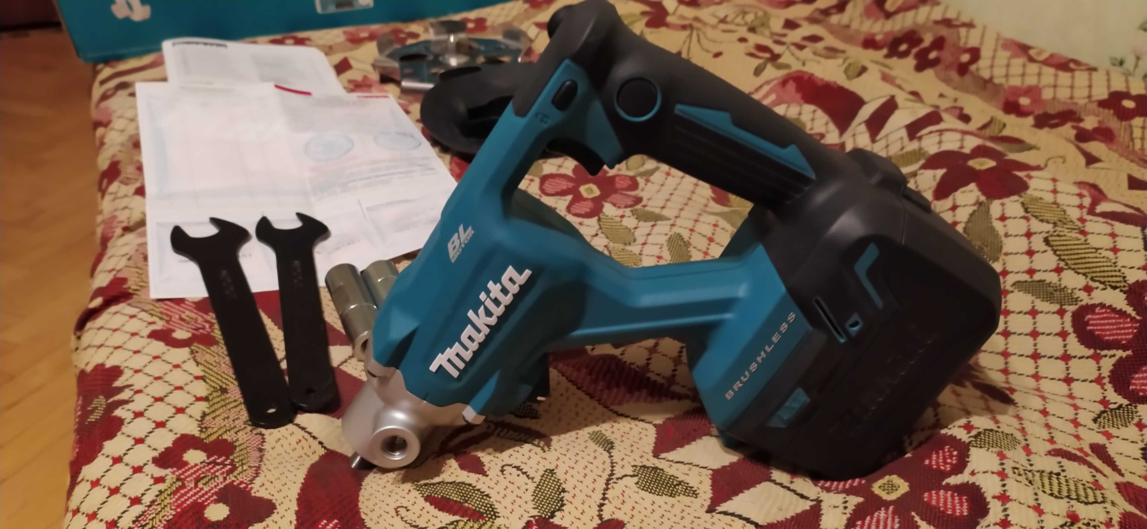 Акумуляторний міксер makita dut130z