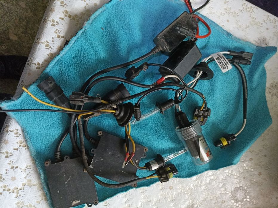 Ксенон з трюмя лампочками