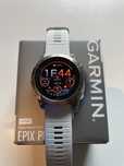 Garmin Epix Pro Gen 2 51 mm Sapphire Titanium z białym paskiem.