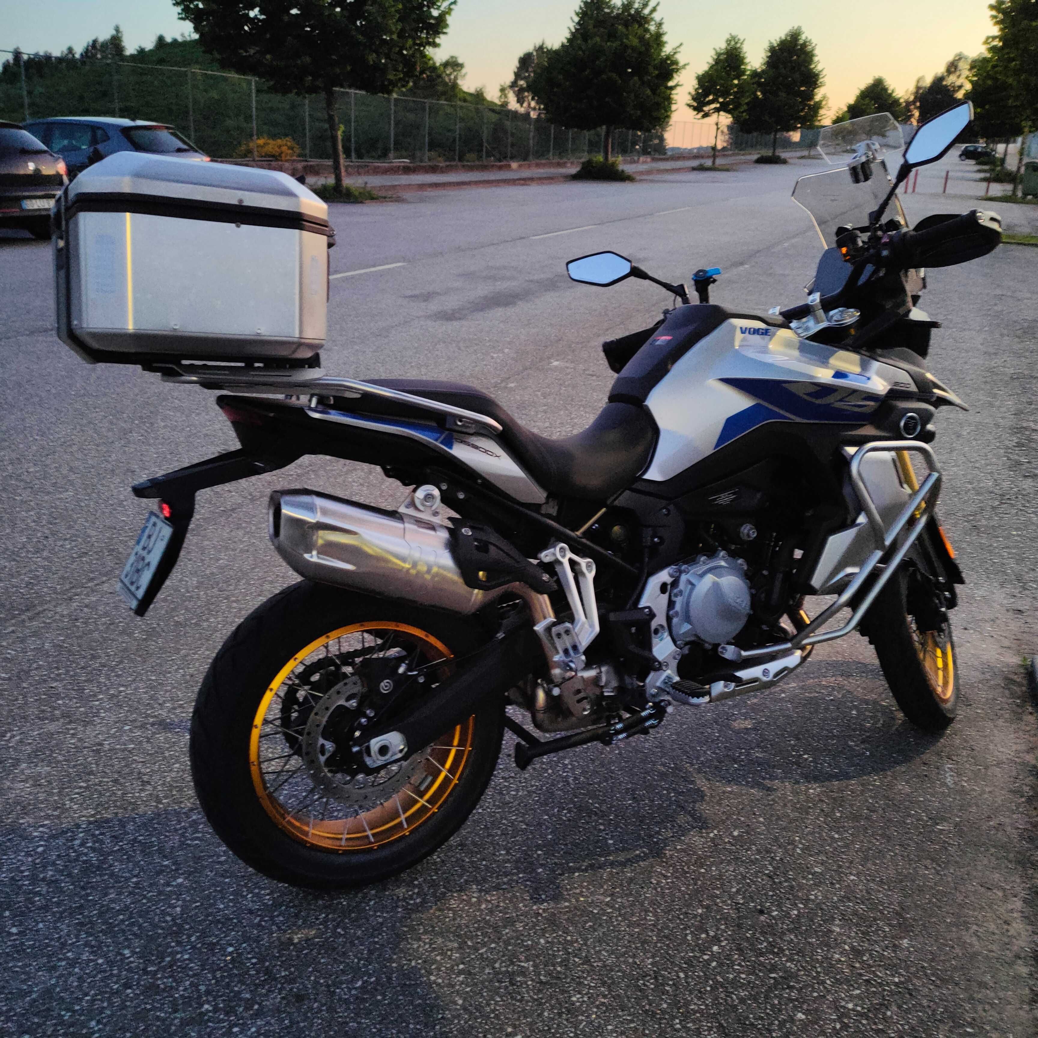 Voge 900 DSX como nova