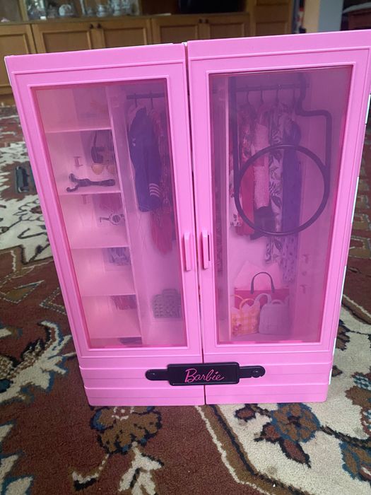 Шкаф Барбі. Шкаф для барби