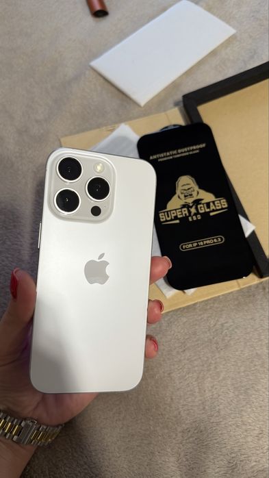 Iphone 16 Pro white Б/у состояние нового 1 тб