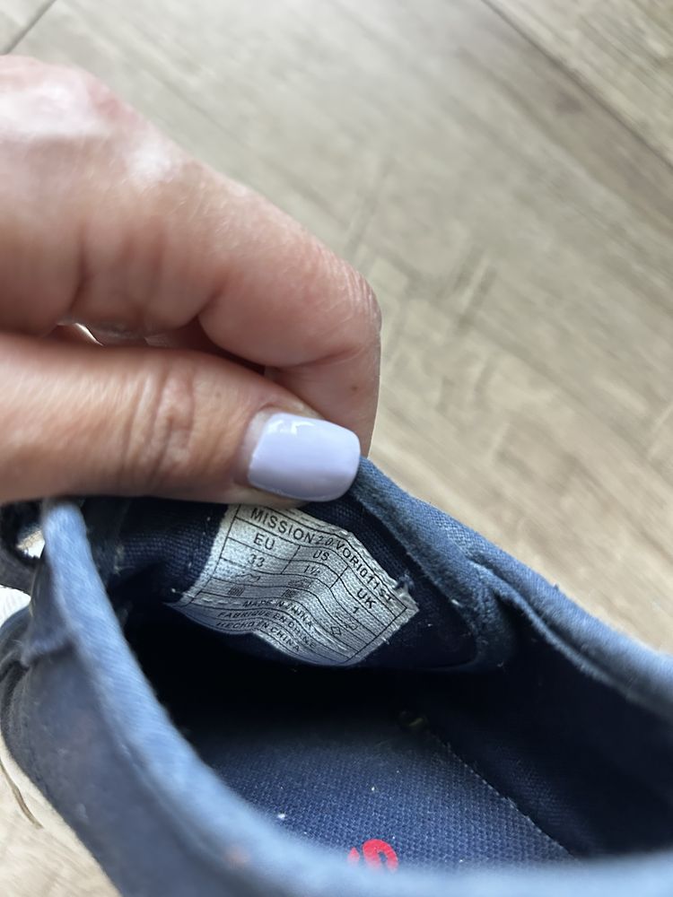 Кеди levis 33 розмір