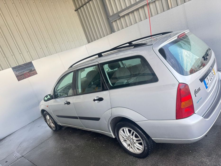 Ford focus  99 a gasolina