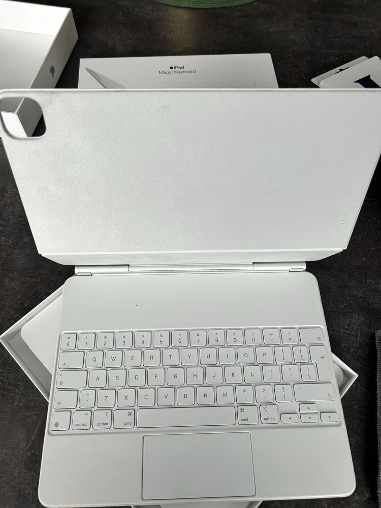 iPad pro 12.9 6gen z klawiaturą
