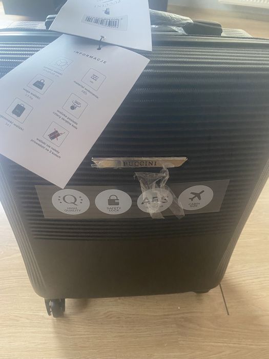 Walizka Puccini nowa z metkami 40x20x55cm