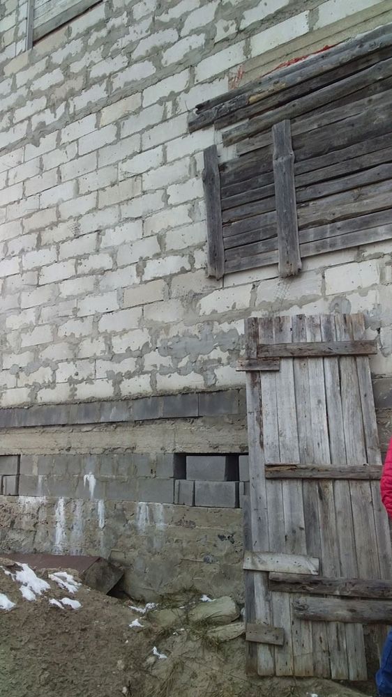 Будинок Незавершене будівництво 10 соток землі у місті Березне
