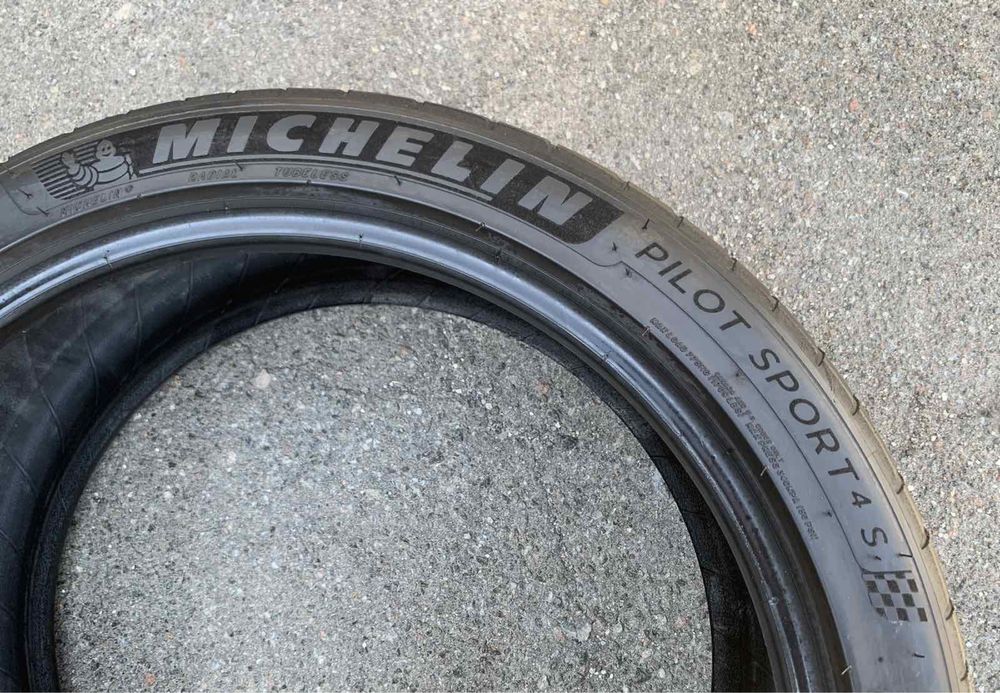 Шина одна Michelin Pilot Sport 4S 245/40 R20 одиночка