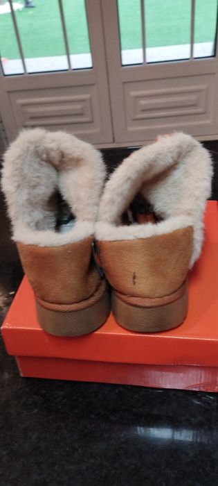 Pantufas novas, com pêlo por dentro