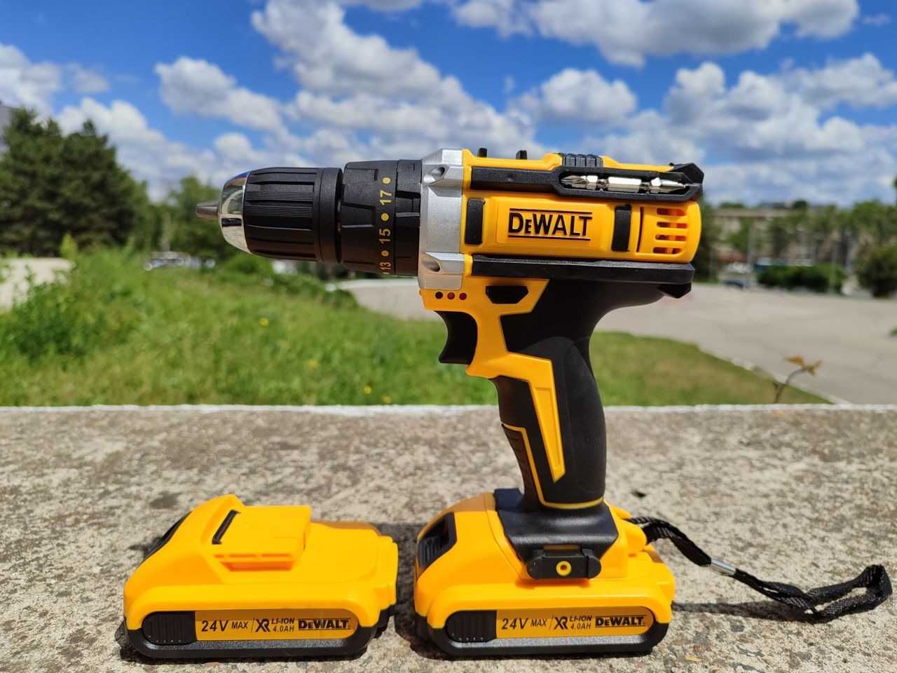 Шуруповерт 24V з набором інструментів DeWalt Набор инструментов деволт