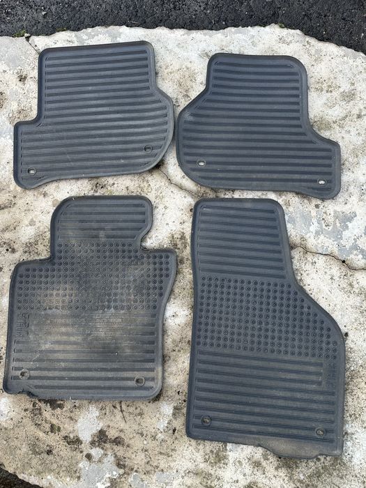 Продам б/у гумові килими до шкода октавія оригінал
