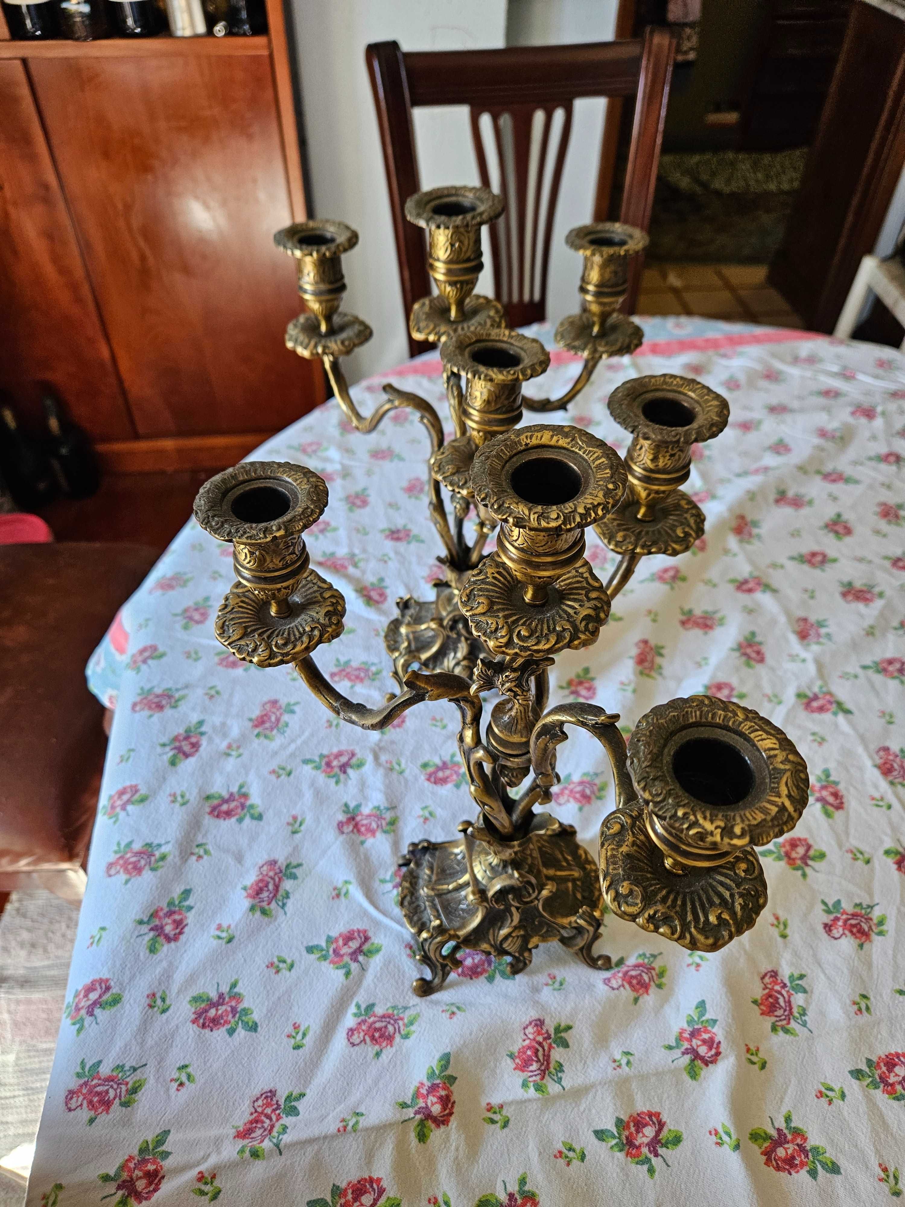 Castiçais de latão