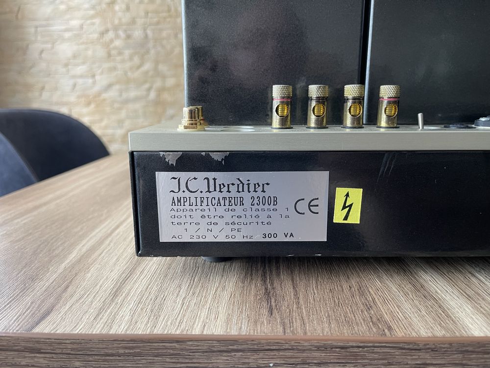 Wzmacniacz mocy J.C.Verdier 300b