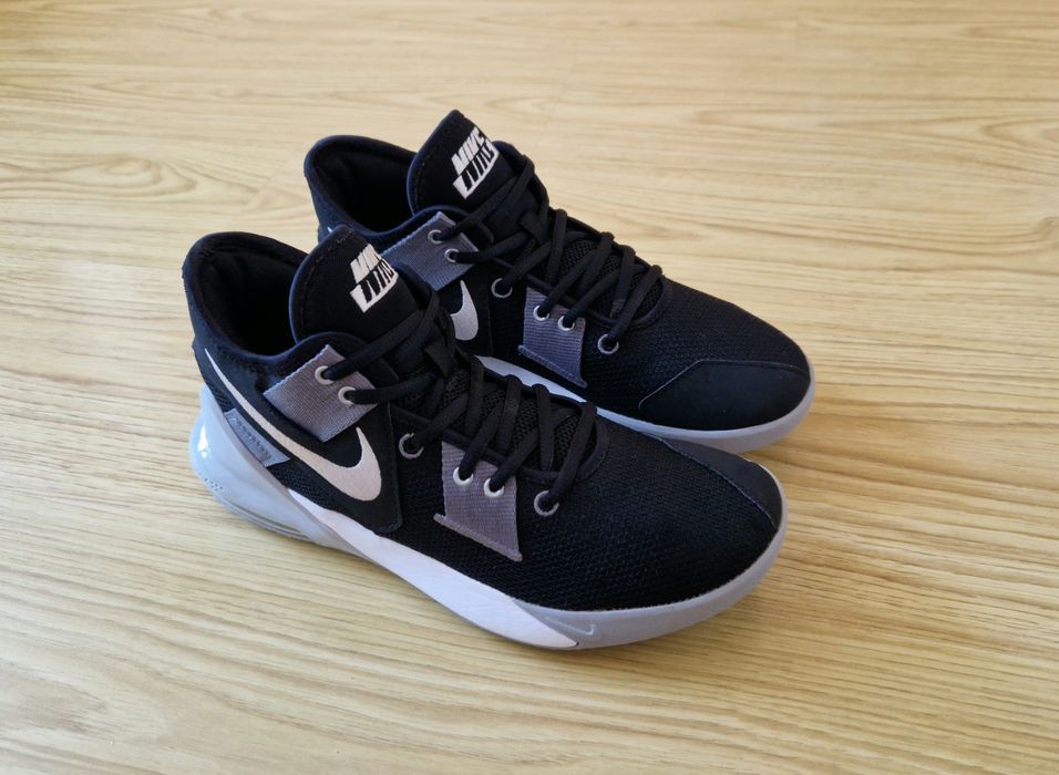 Кросівки баскетбольні Nike Air Max Impact 41 розмір (26см) Original