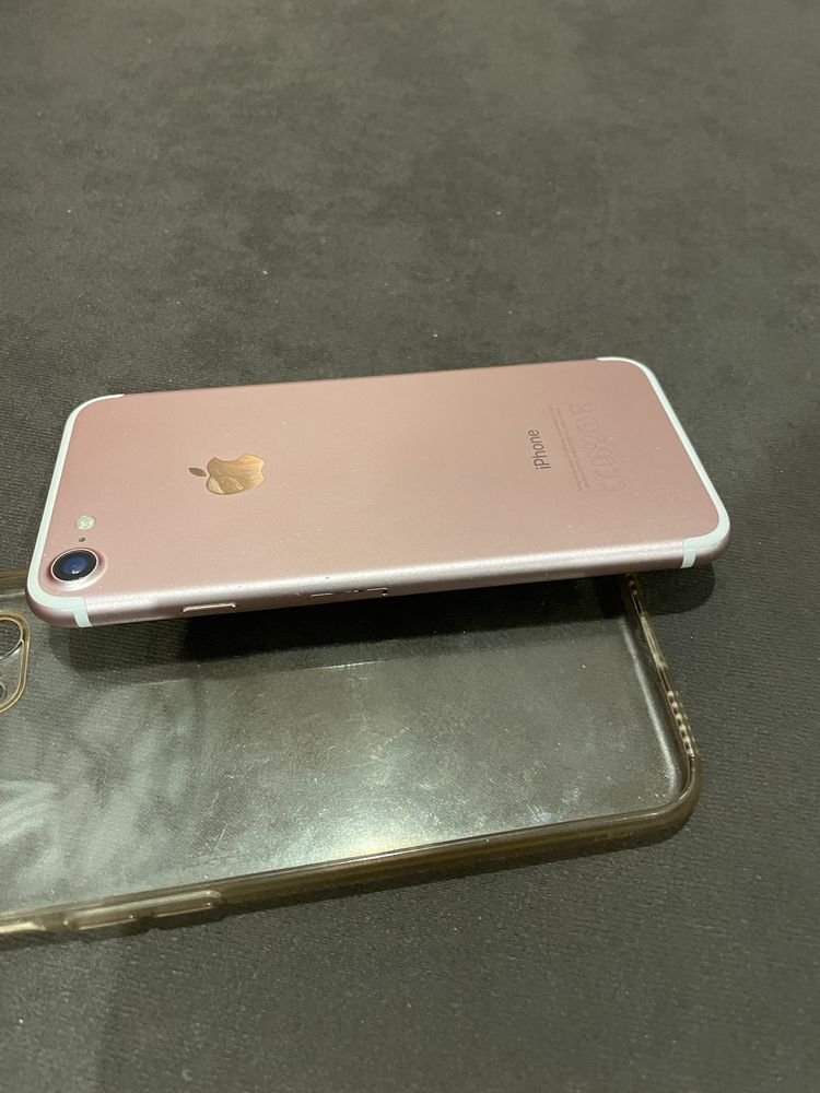 Sprzedam Iphona 7  Różowe złoto 32Gb