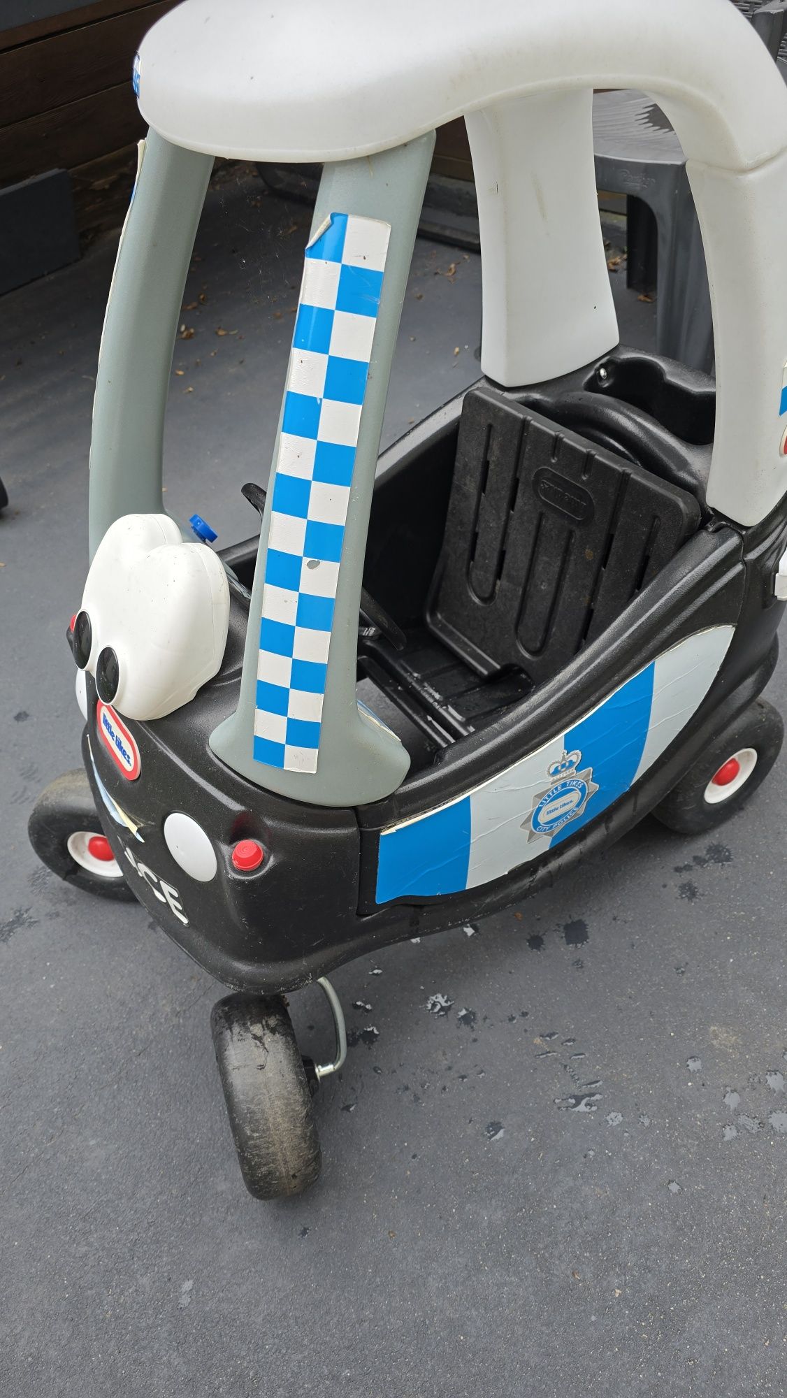 Jeździk policyjny Little Tikes WYJMOWANA PODŁOGA