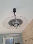 Lampa sufitowa z regulowanym wysięgnikiem