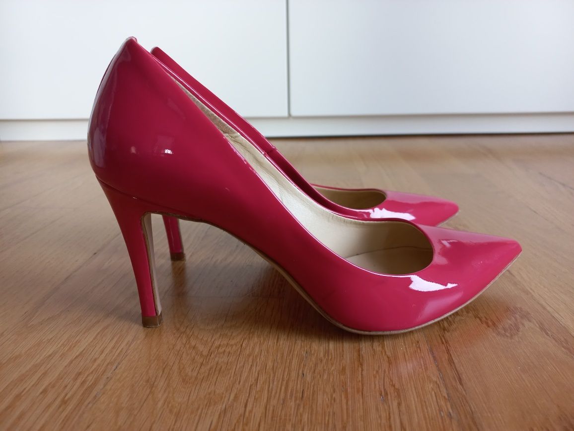 Lakierowane szpilki Prima Moda
