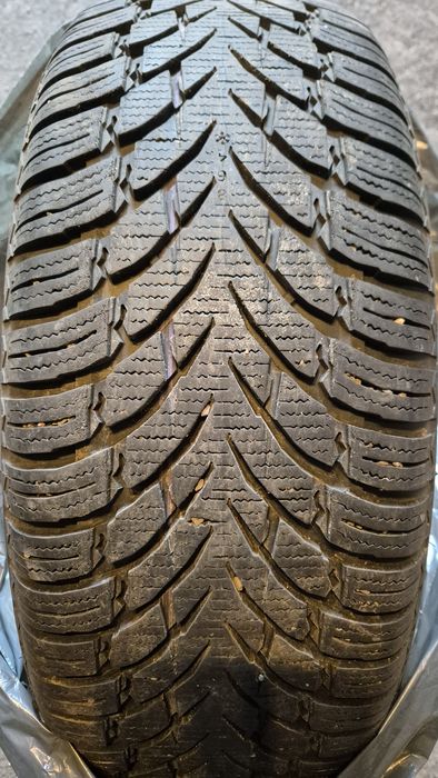 Opony Nokian 215/60 R 17 zima