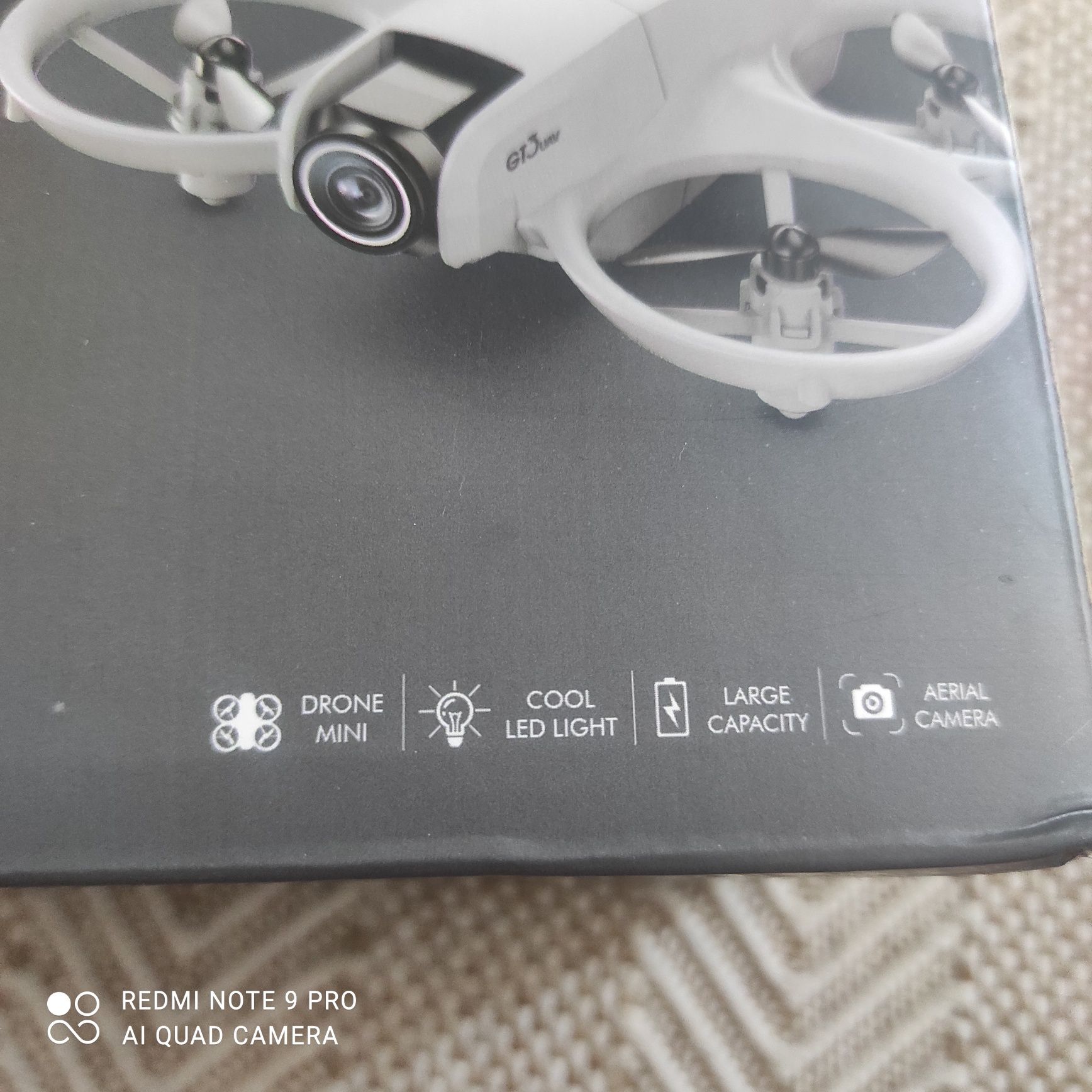 Dron wifi sterowany za pomocą aplikacji/pilotem