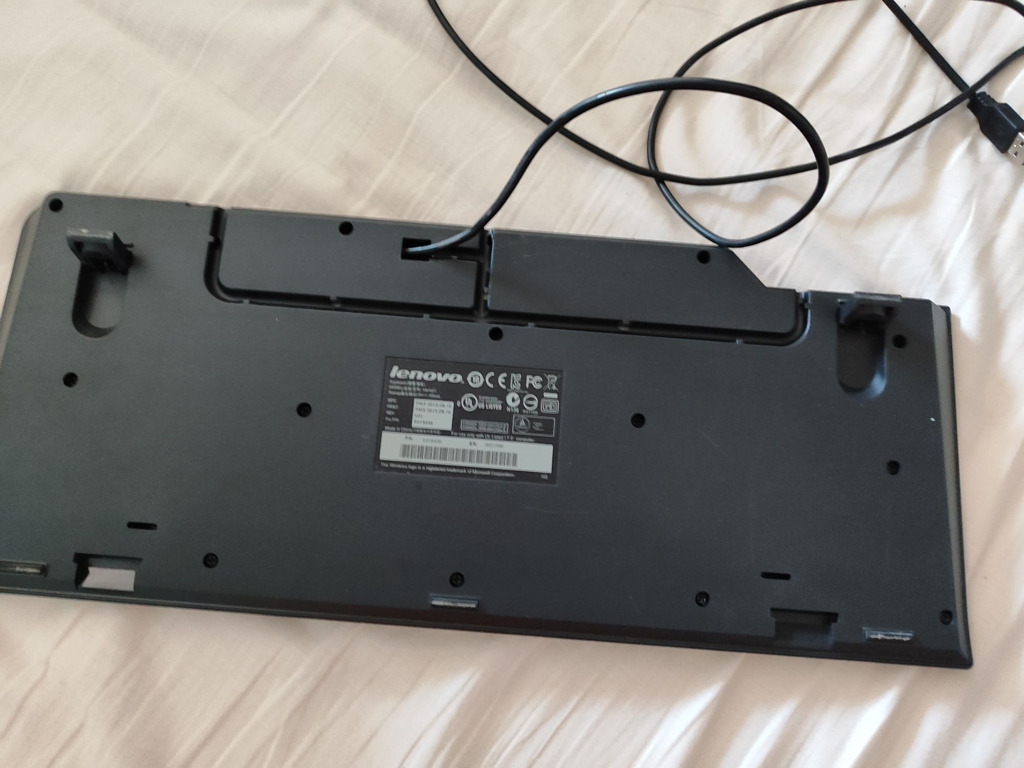 Klawiatura Lenovo orginalna przewodowa czarna komputer laptop tablet