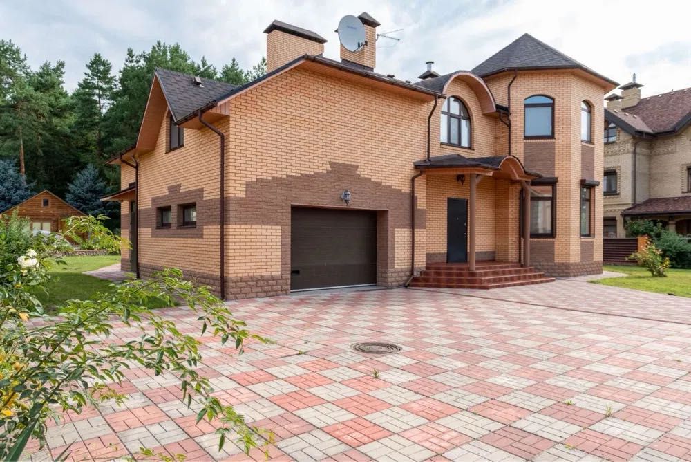 Будинок в Стоянці,велика ділянка з басейном, вихід в ліс. Буча, Ірпінь