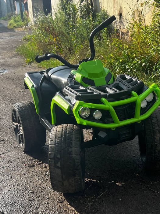 Продам дитячий електромобіль