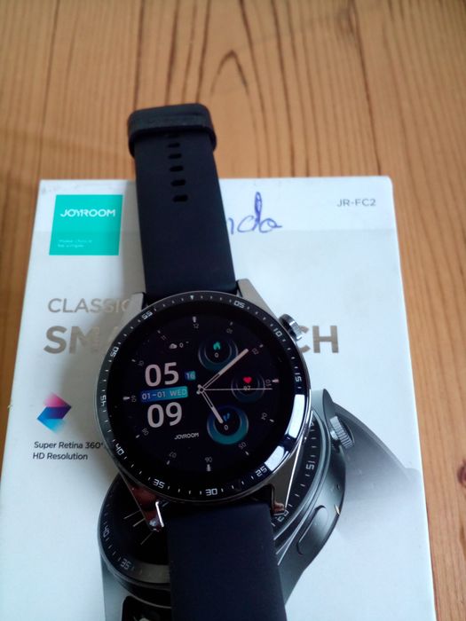 Smartwatch novo liga ao telemóvel