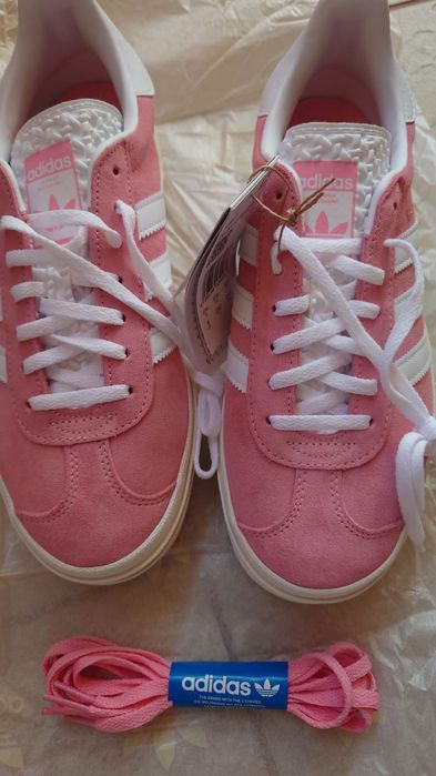 Кросівки Adidas Gazelle bold, рожеві.
Нові, оригінал з Британії.
Зручн
