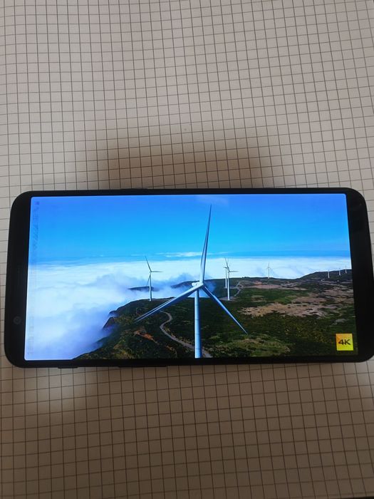 OnePlus 5T Б/у телефон.