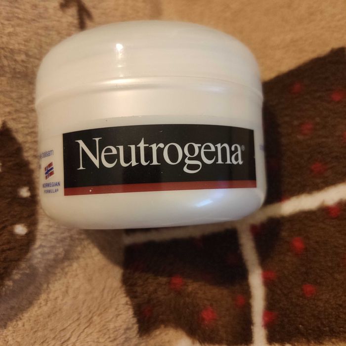 Neutrogena szybko wchłaniający balsam do twarzy i ciała