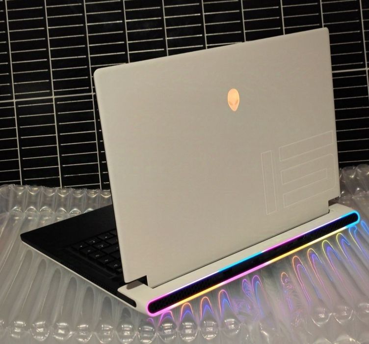 Dell Alienware X15 R2 ноутбук ігровий геймер потужний комп'ютер