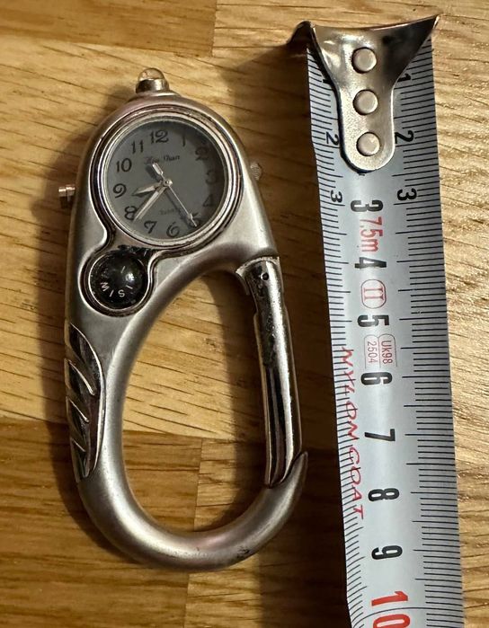 Многофункциональный часы карабин компас