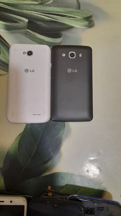 Телефони на запчастини