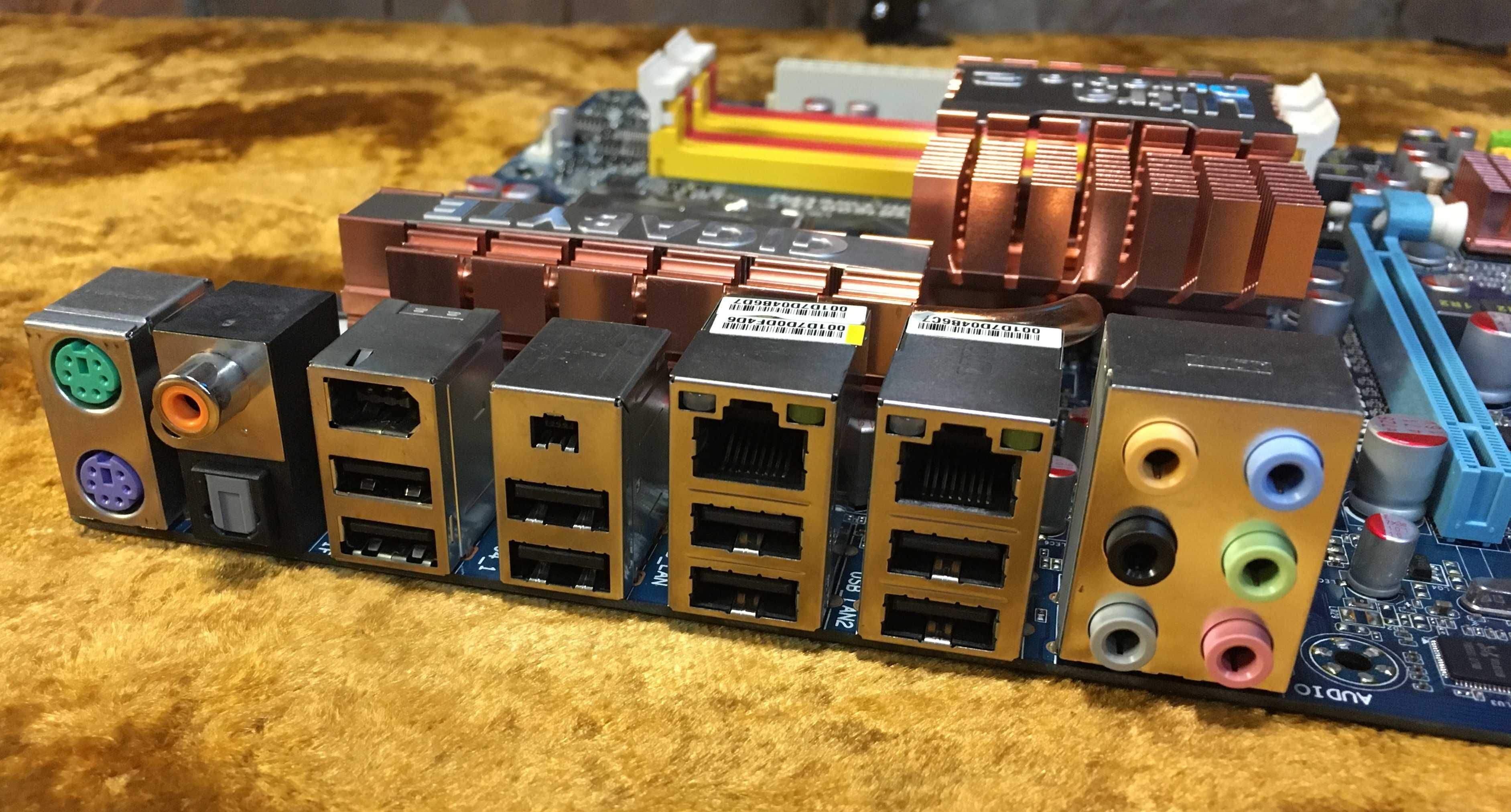 Płyta główna Gigabyte GA-EX38-DS4 + Core 2 Quad Q9505 Retro Pc