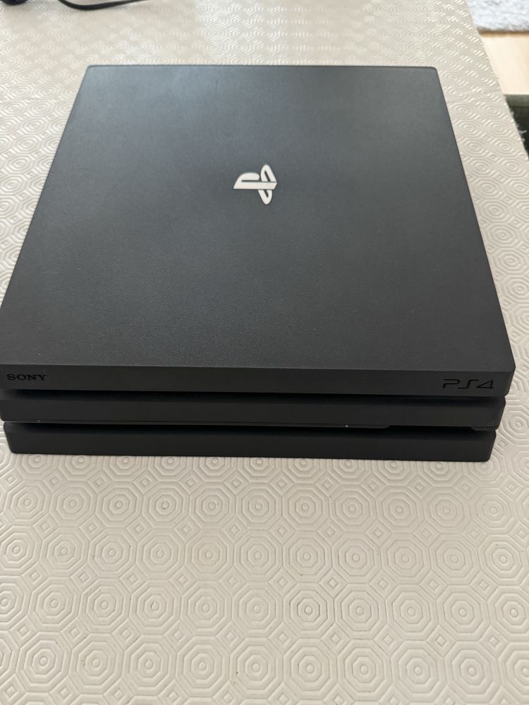 Playstation 4 pro 1 TB