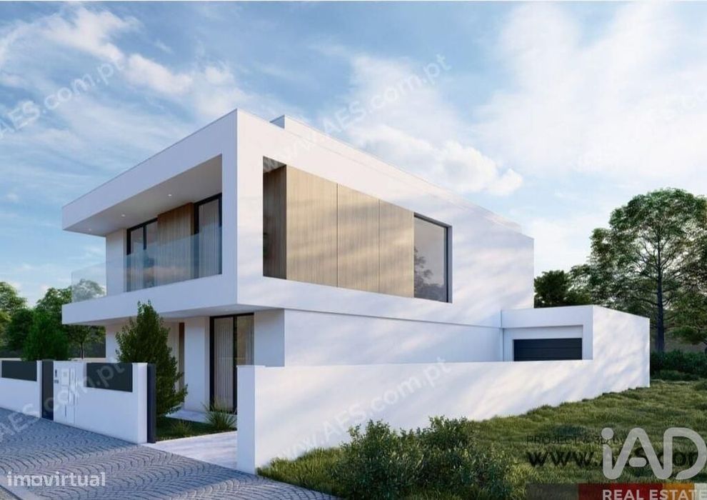 Casa / Villa T4 em Amora de 126,00 m2