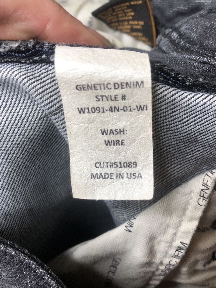 Продам женские  серые джинсы, GENETIC DENIM  оригинал!  клёш . Р. 24