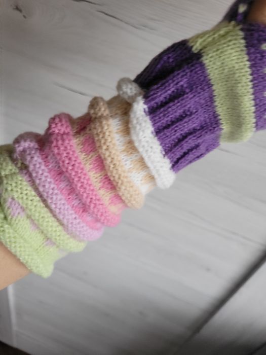 Długie kolorowe mitenki pastelowe wzorki