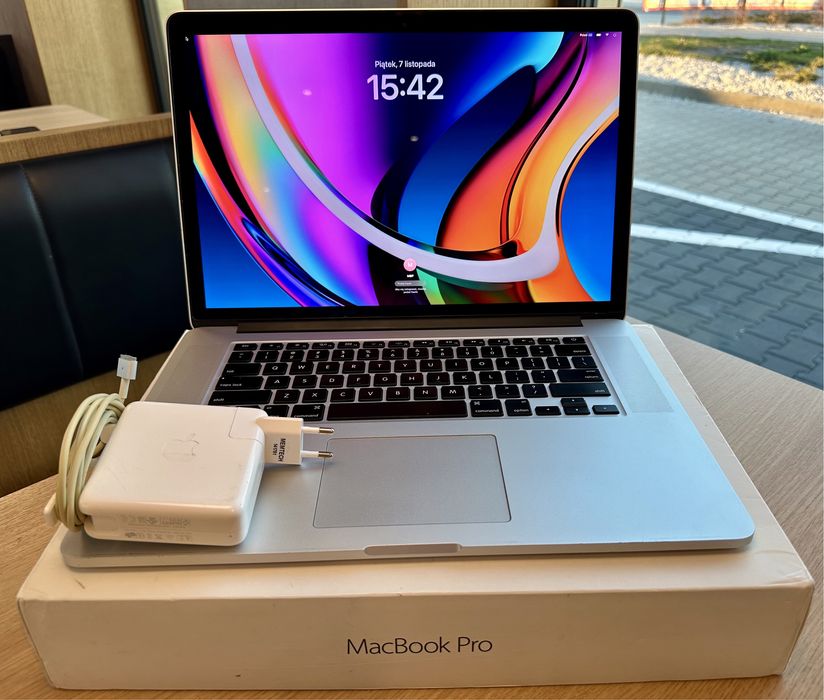 2015 Apple Macbook Pro 15 Retina A1398 i7 2.5GHz SSD 512GB AMD Radeon9