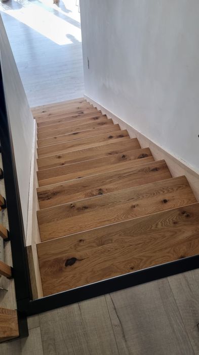 Stopnie dębowe rustykalne