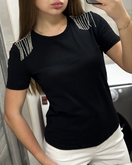 Жіноча футболка чорного кольору, бренд  «Calliope»