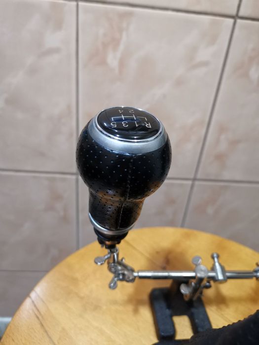 Продам чехол и ручку кпп на Skoda Шкода Тур.